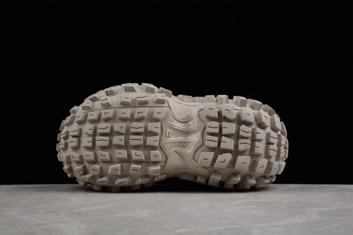 Ba*len*cia*ga defender rubber platform sneakers    w2ra69700