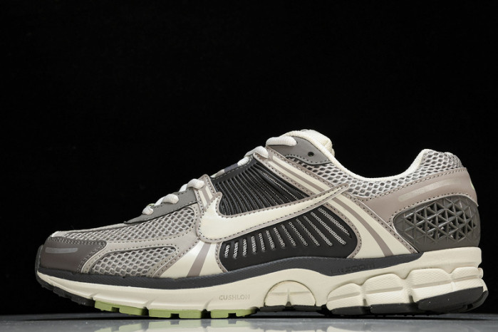 nike air zoom vomero 5   fb8825-001