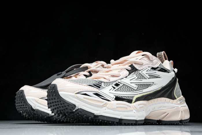 C/O​ SNEAKERS COS-013