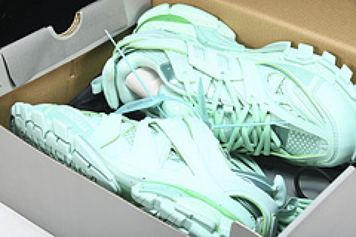 Ba*len*cia*ga track trainer    btt-047