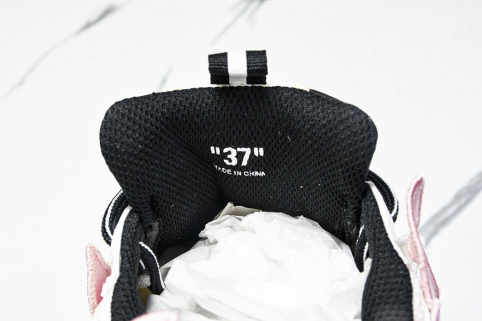 C/O​ SNEAKERS CO-013