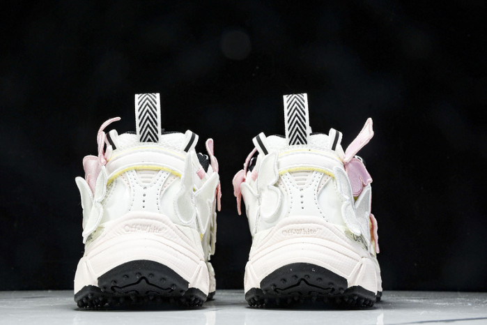 C/O​ SNEAKERS CO-013