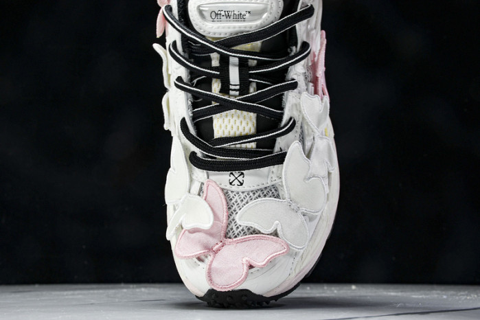 C/O​ SNEAKERS CO-013