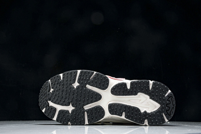 C/O​ SNEAKERS CO-013