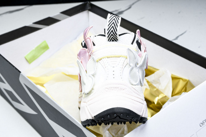 C/O​ SNEAKERS CO-013