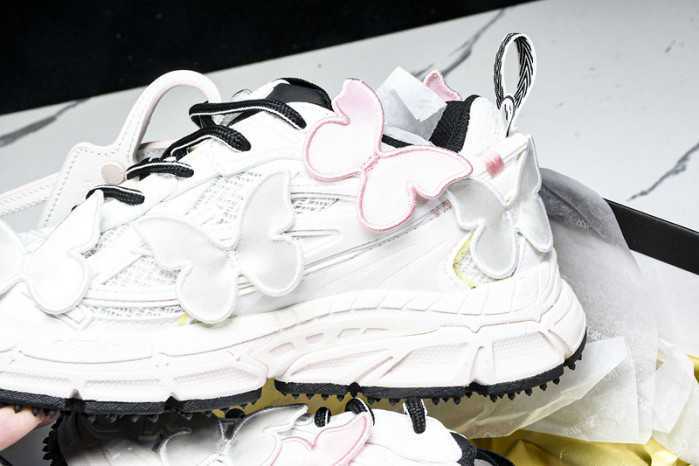 C/O​ SNEAKERS CO-013