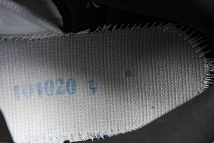 Air Jordan 12 “Blueberry” CT8013-140