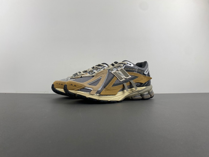 A.*SIC*S G*EL U1906AA