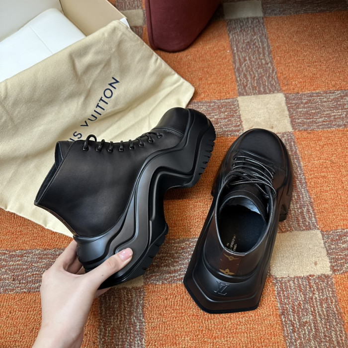 L**V**T* BOOTS LVTBS-002