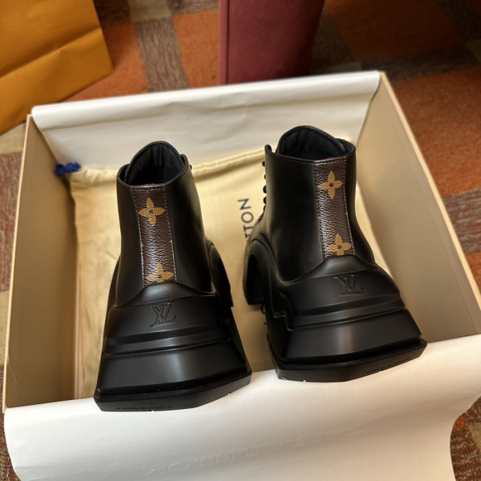 L**V**T* BOOTS LVTBS-002